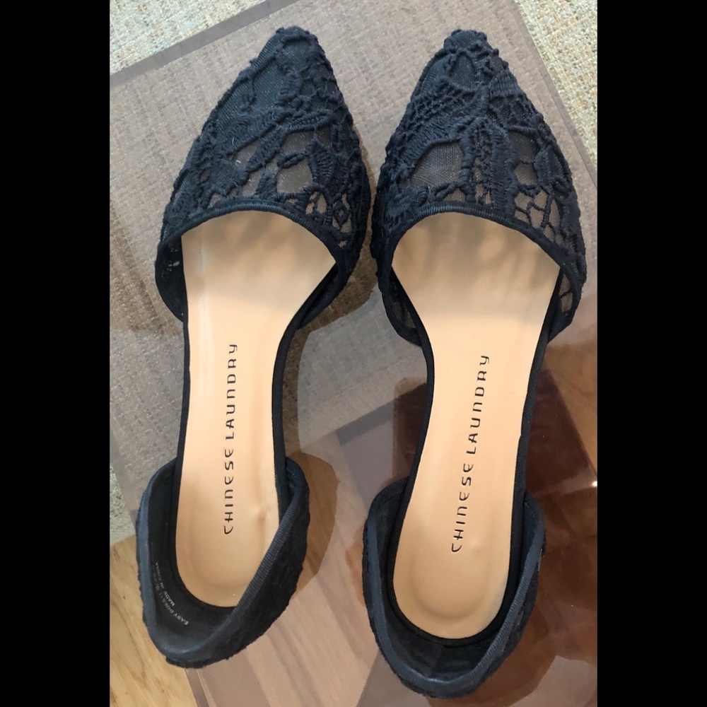 Black lace FLATS